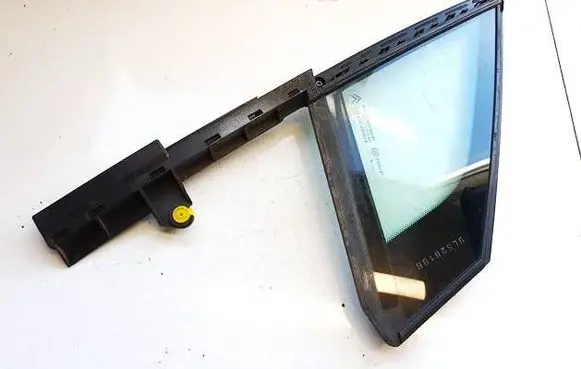 Peugeot 508 Front door vent window glass four-door DOT211M75AS2