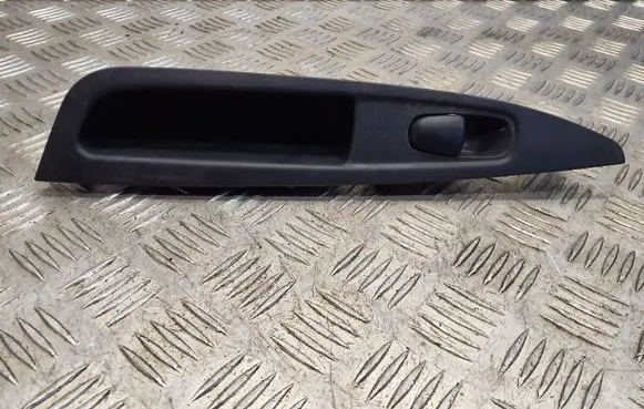 Nissan Qashqai Electric window control switch