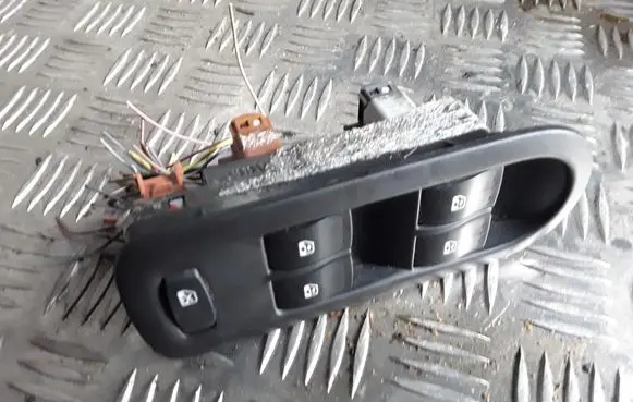Renault Scenic II - Grand scenic II Electric window control switch 156018070