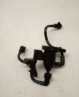 Mercedes-Benz C W205 Vacuum valve A0014760532