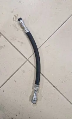 BMW 3 F30 F35 F31 Fuel injector supply line/pipe 8635510