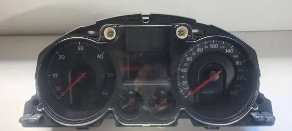 Volkswagen PASSAT B6 Speedometer (instrument cluster) 3C0920860H V0014006 06172860