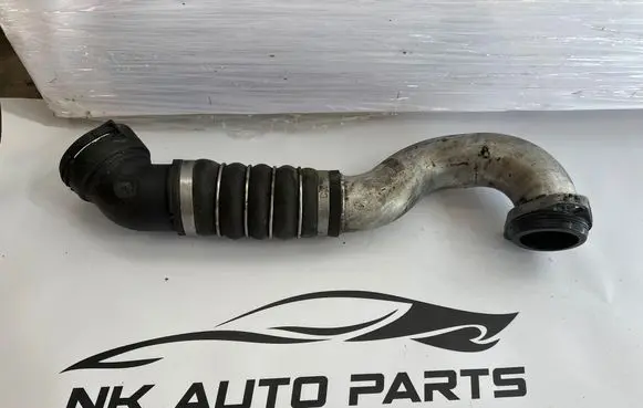 BMW 5 E60 E61 Intercooler hose/pipe 7798438 L21217E