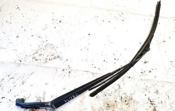 Suzuki SX4 Front wiper blade arm