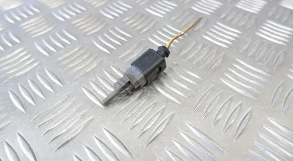 Volkswagen Tiguan Outside/exterior temperature sensor 8K0973702 8Z0820535A