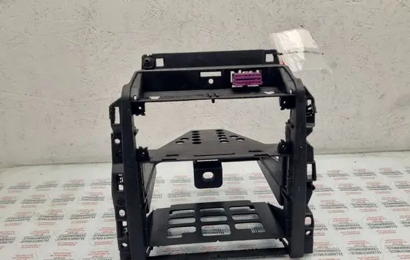 Radio/GPS head unit trim
