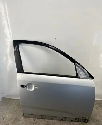 KIA Sorento Front door