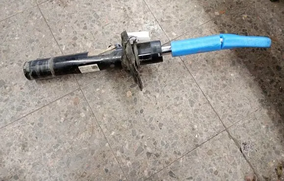 Audi Q3 F3 Front shock absorber/damper 5QF413031BG