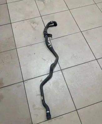 BMW 7 G11 G12 Engine coolant pipe/hose 8608212