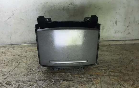 Cup holder front