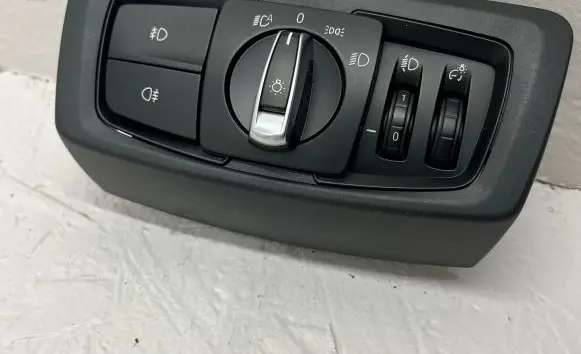 BMW 2 F46 Light switch 9390204