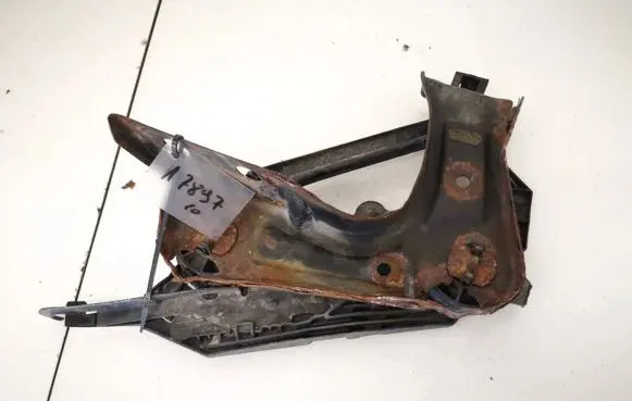 Skoda Octavia Mk2 (1Z) Headlight/headlamp mounting bracket 1z0941340