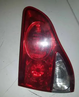 Toyota Avensis Verso Tailgate rear/tail lights