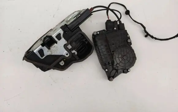 BMW 7 F01 F02 F03 F04 Rear door soft close latching motor 7185688