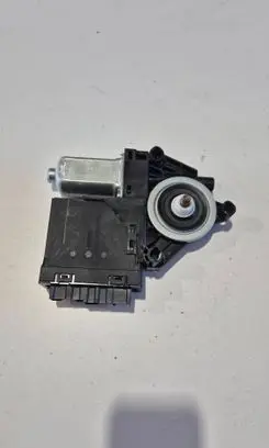 Volvo XC90 Front door window regulator motor 31674757