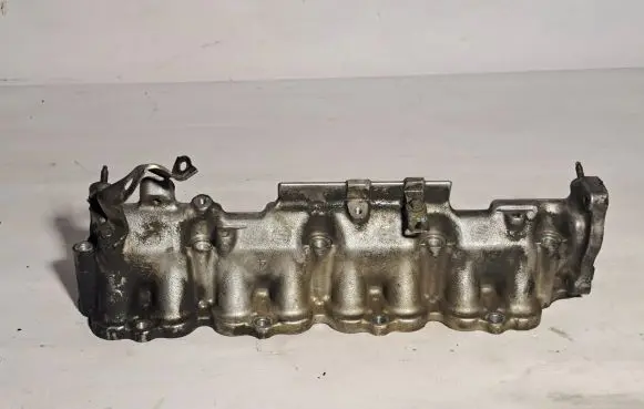 Toyota Corolla Verso E121 Intake manifold