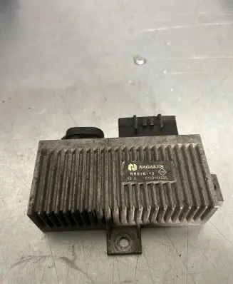 Renault Megane II Glow plug pre-heat relay 7700111525
