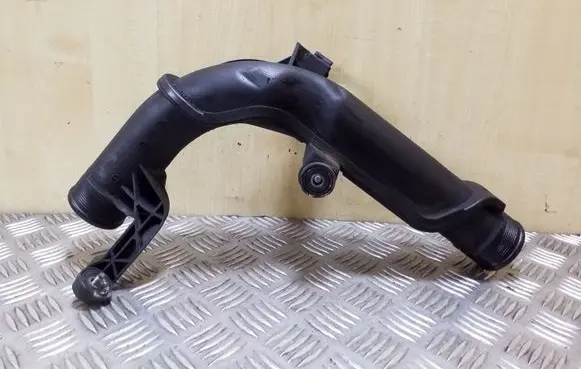 Volkswagen PASSAT B7 Intercooler hose/pipe 1K0145770AE