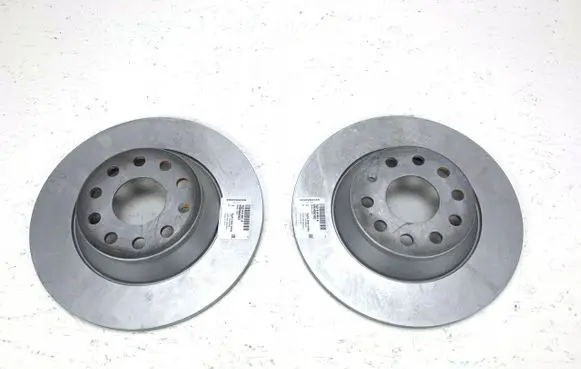 Volkswagen PASSAT B8 Rear brake disc 3Q0615601A