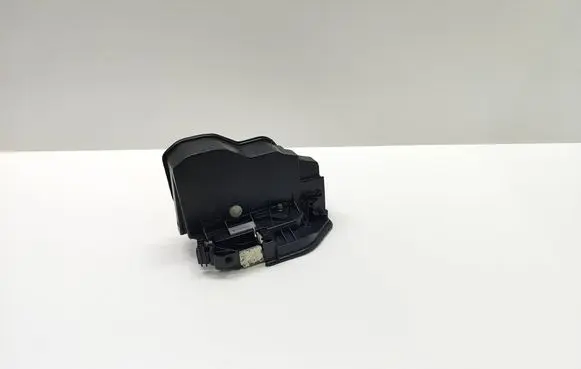 BMW 5 F10 F11 Rear door lock 7202147 51227202147