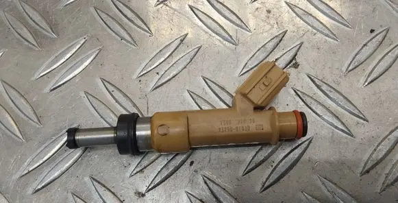 Toyota Verso Fuel injector 232500T030