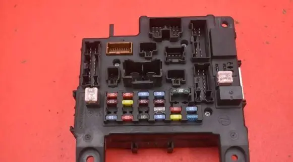 Peugeot 4007 Fuse box set 8637A319
