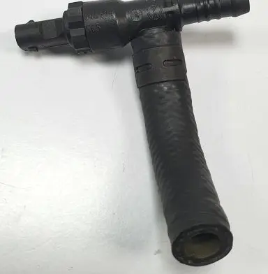Volkswagen New Beetle Fuel pressure sensor 04L919565