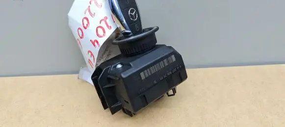 Mercedes-Benz C W204 Ignition lock A2079057101
