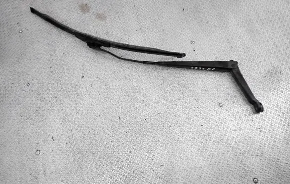 Windshield/front glass wiper blade