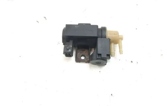 Opel Vivaro Turbo solenoid valve 8200790180