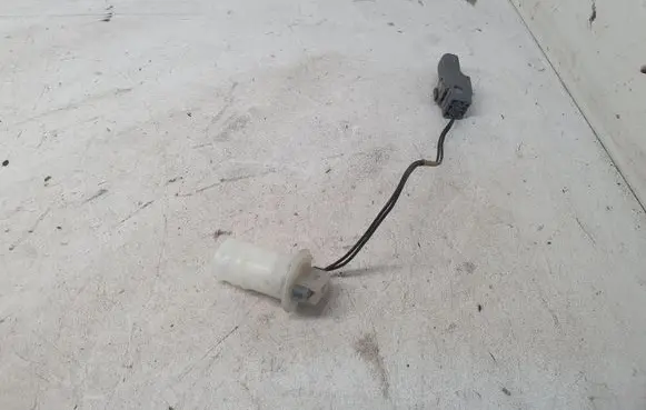 Mazda CX-7 Windshield washer fluid level sensor 
