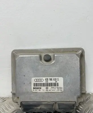 Audi A4 S4 B5 8D Engine control unit/module 038906018s