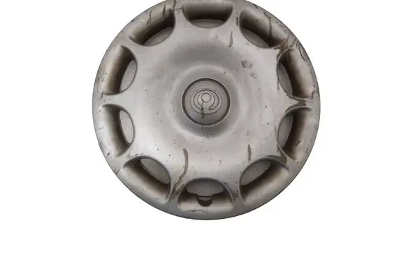 Mazda 626 R14 wheel hub/cap/trim 