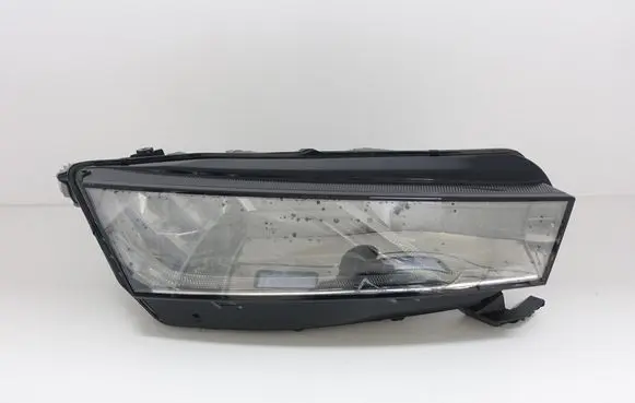 Skoda Octavia Mk4 Headlight/headlamp 5E4941016A