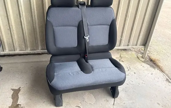 Opel Vivaro Front double seat 