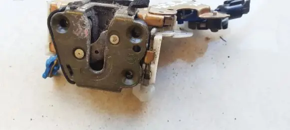 Nissan Micra Front door lock