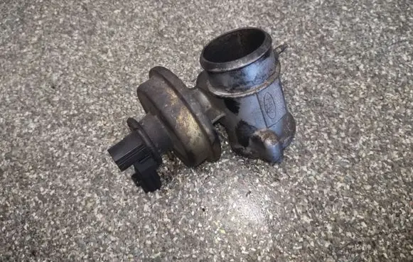 Ford Mondeo Mk III EGR valve