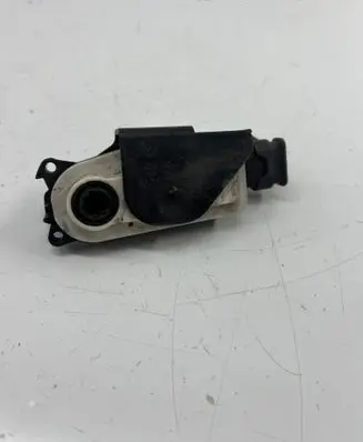 Jaguar F-Pace Intercooler air guide/duct channel LX738A118A