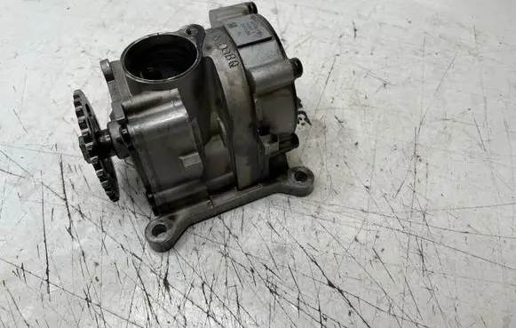 Volkswagen Touareg III Oil pump 059115103BQ