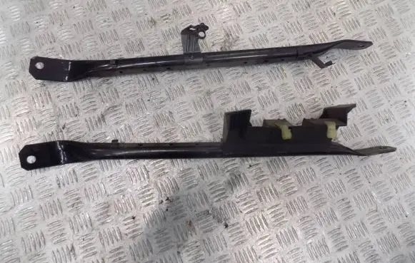 Alfa Romeo Stelvio Rear differential/diff mount bracket 