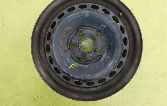 Volkswagen PASSAT B5 R15 steel rim 8D0601027