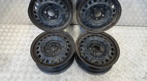 Hyundai i30 R15 steel rim 52910-G4000