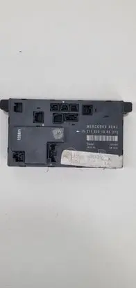 Mercedes-Benz E W211 Door control unit/module 2118201685