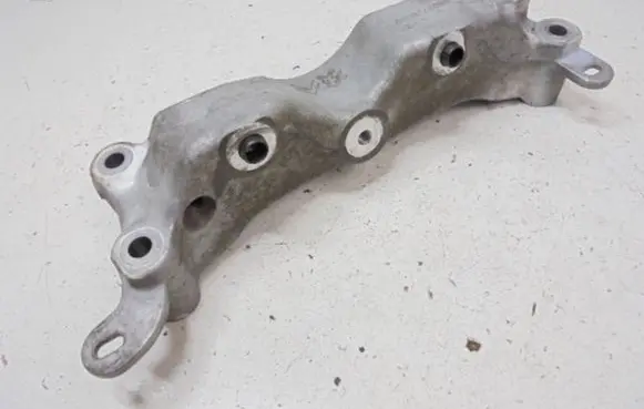 Citroen C5 Engine mounting bracket 9682776880