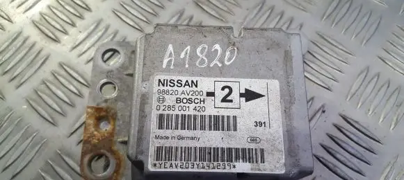 Nissan Primera Airbag control unit/module 98820av200 0285001420