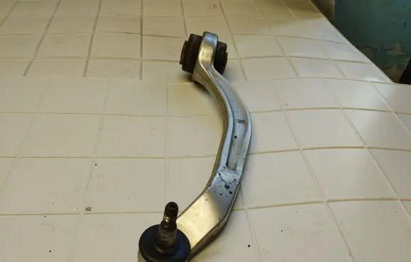 Volkswagen PASSAT B5 Front control arm