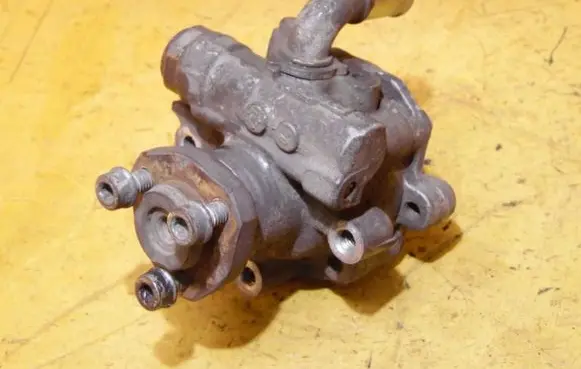 Volkswagen Golf IV Power steering pump 1J0122154A