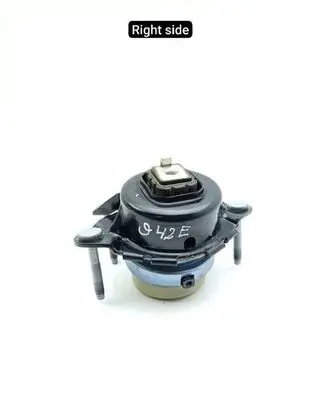 Chevrolet Corvette C8 Engine mount bracket 84675415