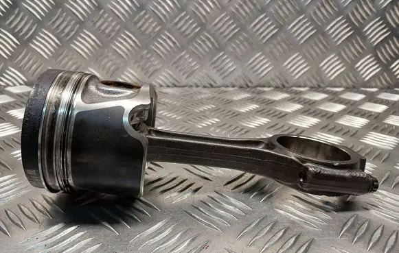 Volkswagen PASSAT B6 Piston with connecting rod 038J