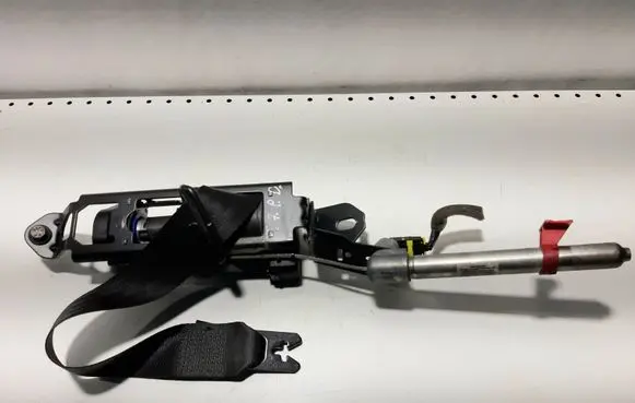 Volvo XC70 Front seatbelt